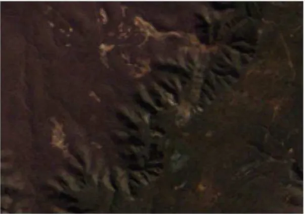 Figura  23:  detalhe  de  imagem  TM/Landsat  5 ilustrando  uma  região  com  sombras  de  encostas correspondente à classe de informação sombra