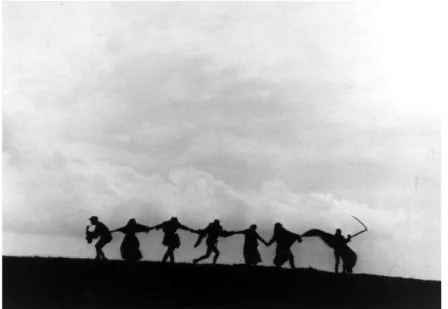 FIGURA 8 -  Dança da Morte do filme O Sétimo Selo (Ingmar Bergman, 1957) 