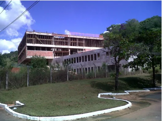 Figura 10: Vista do Edifício da Saúde no Campus UFV/ Viçosa, em 2010.  Fonte: Disponível em: &lt;http://vicosacidadeaberta.blogspot.com&gt;