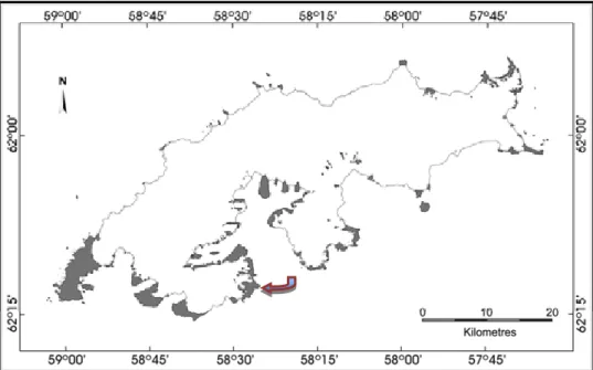 Figura 2.3. Mapa da ilha Rei George apresentando as áreas livres de gelo (em cinza  escuro), basicamente restritas a pontas e pequenas penínsulas, em sua maioria no  seu setor meridional