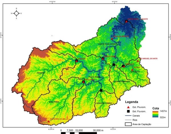 Figura  (IV)  2  –  Modelo  digital  de  elevação  condicionado  à  hidrografia,  delimitação  das  áreas  de  drenagem  de  cada  estação  fluviométrica  bem  como  sua  identificação,  estações  pluviométricas,  principais rios e seus respectivos canais 