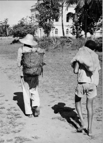 Figura 21. Seringueiros em Gurupá, 1948. Fotografia de Charles  Wagley. University of Florida Smathers Library Digital Collections:  Charles Wagley Papers.