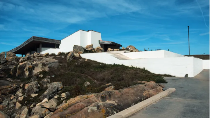 Figure 2. Álvaro Siza, Boa Nova Tea House, Porto, Portugal, conservation 2012-2014. © Simone Ruivo, 2017.