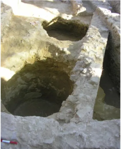 Figure 10 Silos 3 and 7 during the excavations of 2007. Photo taken  from (Tété Garcia 2015)