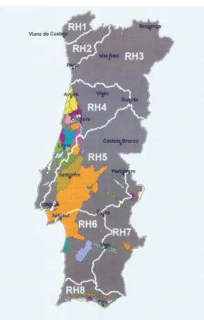Figure 3 - Hydrographic regions of Portugal  (Azinhal Algarve, 2008) 
