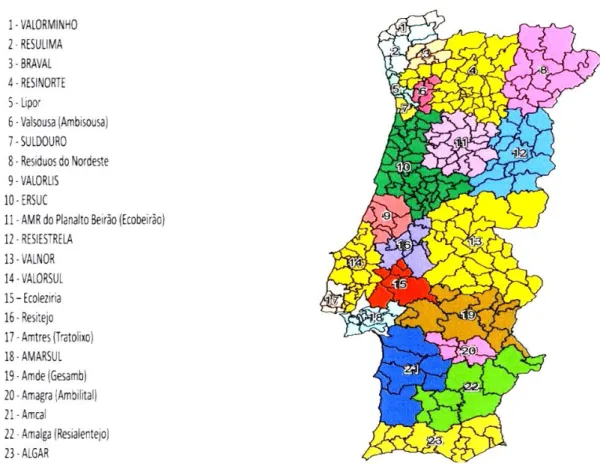 Figura 6 - Mapa dos Sistemas de Gestão de Resíduos Urbanos em Portugal Continental  (Fonte: Relatório Anual de Resíduos, 2011, p.6) 