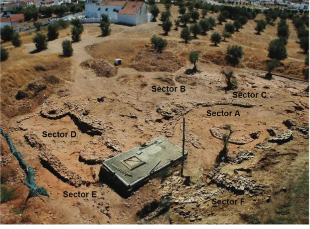 Figura 6 – Vista geral do sítio de São Pedro com indicação dos sectores de escavação (Fo to gra fia de R