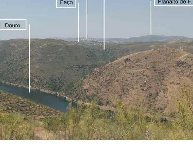 Fig. 12. Vista de Vila Nova de Foz Côa, a partir da margem direita do Douro, ao longo do Vale de Cabrões