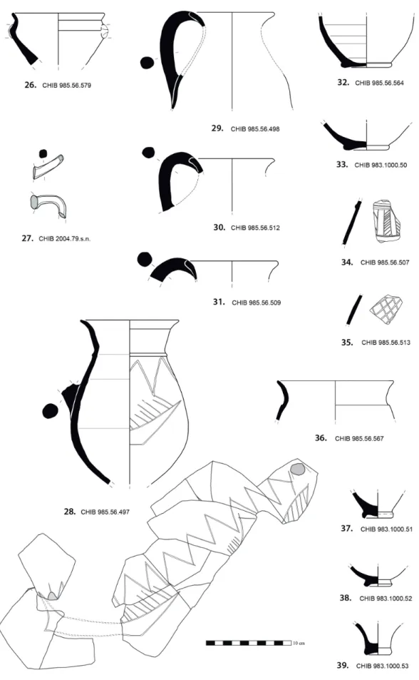 Fig. 7 - Cerâmicas cinzentas (n.ºs 26 a 39). O jarro n.º 28 possui decoração brunida com a representação esquemática de dois  barcos