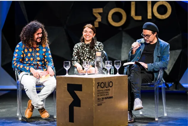 Figura 1 – Os escritores Geovani Martins e José Eduardo Agualusa conversam sobre  O Medo no presente, debate com moderação de Isabel Lucas, realizado a 18 de Outubro  de 2019, no FOLIO – Festival Literário Internacional de Óbidos