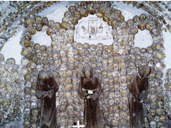 Figura 2 – Detalhe da Cripta dos capuchinhos, Igreja de Santa Maria della Concezione dei Cappuc- Cappuc-cini, ou Santa Maria Immacolata