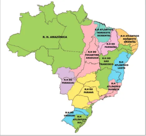 Figura  3  – Regiões hidrográficas e os estados brasileiros.