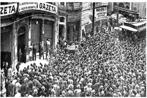 Figura 4: Manifestação em frente ao prédio do jornal A Gazeta/ São Paulo, durante a primeira greve nacional dos bancários,  em 1934