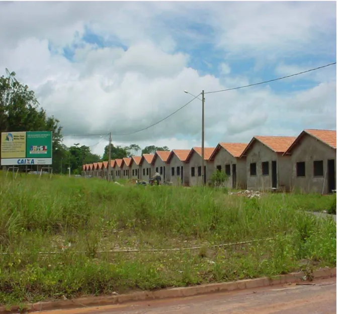 Fig. 05 - Construção de casas populares no Município de Ananindeua.  Fonte: Pesquisa de Campo