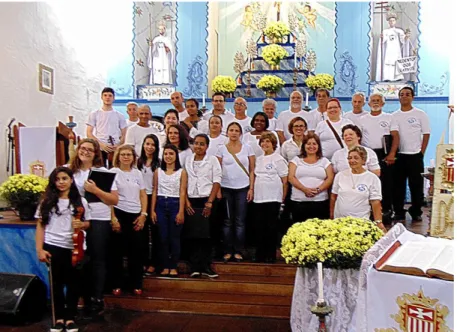 Figura 3: Apresentação do Coral Santa Cecília com a participação  dos  cantores  novatos  e  de  três  músicos  da  Orquestra  Santa  Cecília,  na Igreja  Nossa Senhora das Mercês,  em setembro/2016
