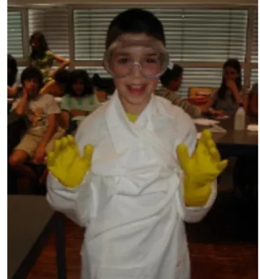 Figure  10  -  Kid  Playing  in  a  Science4you party 
