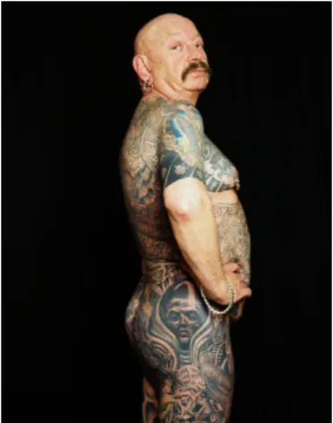 Fig. 03 – Homem tatuado                                                    Fig.04 – Idoso tatuado 