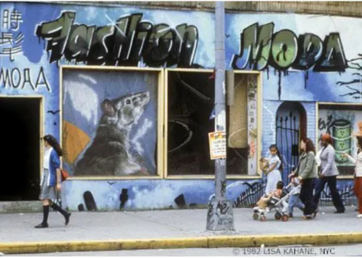 Figura 10 - Fachada da Fashion Moda Galerie, Mural de Crash, 1982, fotografia de Lisa Kahane | Fonte: 