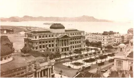 Fig. 3 - Praça Marechal Floriano, Centro do Rio de Janeiro, década de 1930. Em primeiro plano a  Biblioteca Nacional e à esquerda, o Teatro Municipal