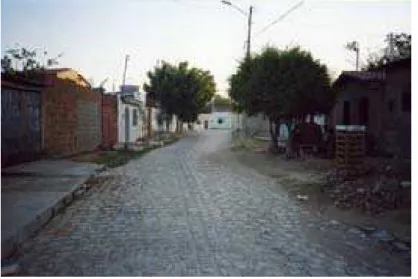 Figura 04 - Rua do Santo Antônio com esgoto a céu aberto.  