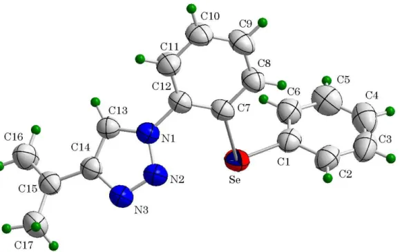 Figura 7-   Projeção da  estrutura  molecular  do  composto  (2).  Elipsóides  representados com um nível de probabilidade de 50%