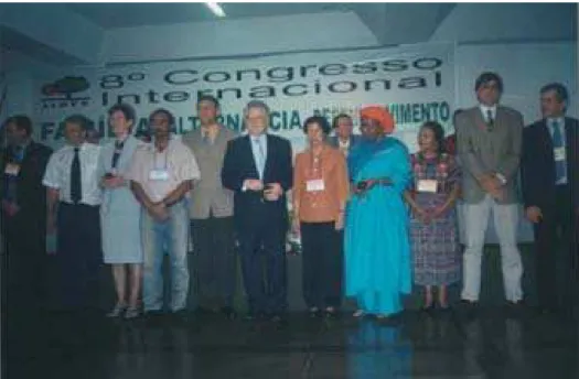 Foto 5 – Apresentação dos representantes dos diversos países para a AIMFR, biênio 2005-07, no 8º Congresso Internacional de Alternância