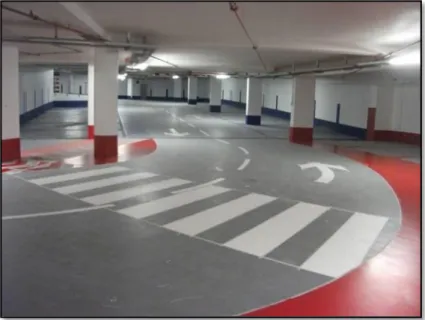 Figura 2 – Pavimento de um parque de estacionamento [24]. 