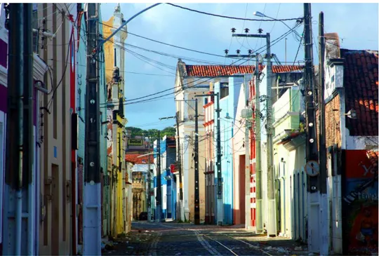 Foto da Rua Chile, onde estão concentradas algumas das casas conhecidas por  abrigar shows de Metal na cidade
