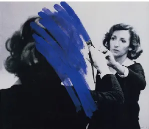 Figura 17 - Helena Almeida, Pintura habitada, 1975, Acrílico sobre fotografia a preto e branco, 46 x  52 cm, Fundação Serralves, Porto 