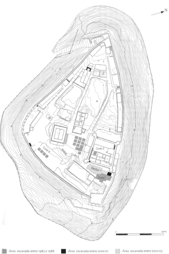 Figura 2. Planta do Castelo de Castro Marim e localização das áreas escavadas (Arruda et alii, 2006, reproduzido  em Viegas, 2011).