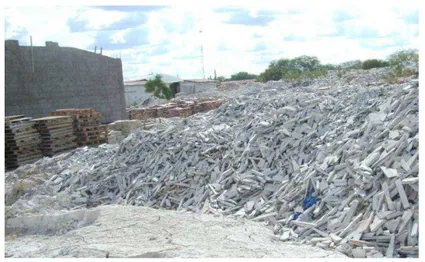 Figura 24  – Pilha de Resíduos de quartzitos provenientes da Serraria Itacolomy 