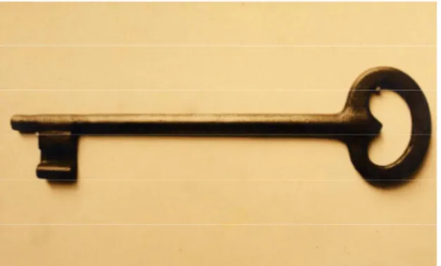 Figura 2.1: Fotografia da suposta chave mencionada  nas fontes, a qual teria pertencido ao portão principal  do Forte dos Reis Magos