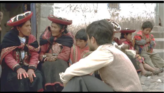 Figura 2: Mulher indígena conversa com Che e Granado em praça de Cuzco. 
