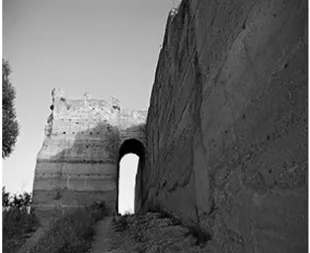 Fig. 3. Torre albarrana del castillo de Paderne (Portu- (Portu-gal). (H. Catarino)