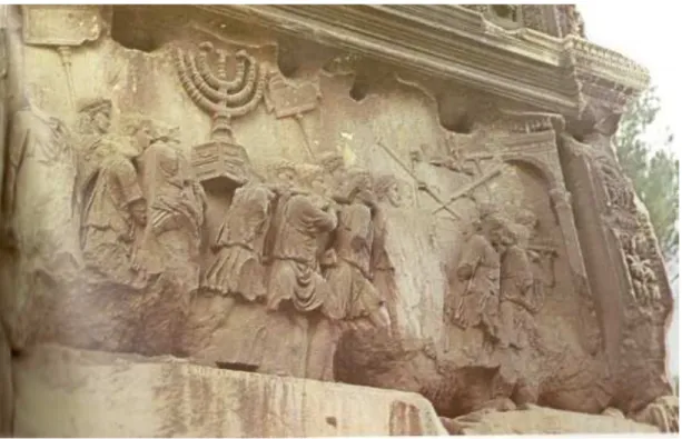 Figura 1: Arco de Tito - despojos do Templo de Jerusalém .  Fonte: Daval, Jean-Luc. Scupture from Antiquity to the M