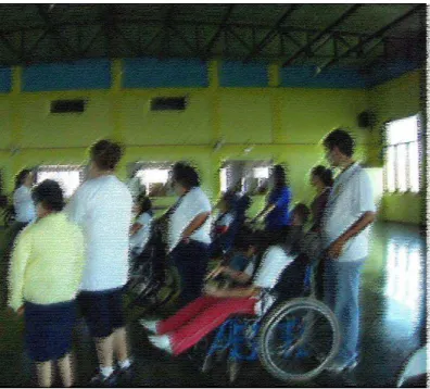 Fig. 04  – Ensaio dos alunos. Fotografia.  Fonte: Acervo da autora, 2012. 