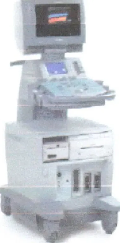 FIGURA 04 – Aparelho de ecocardiografia com doppler colorido ACUSON CV70. 