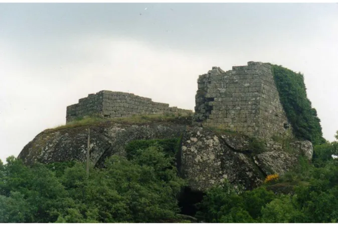 Figura 1 - Castelo de Pena Aguiar (Internet 1) 