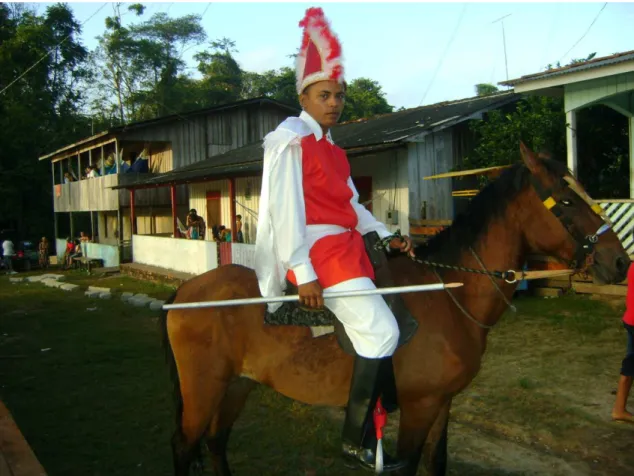 Foto 6 - Retrato da Festa São Tiago. Cavaleiro com o traje típico. 