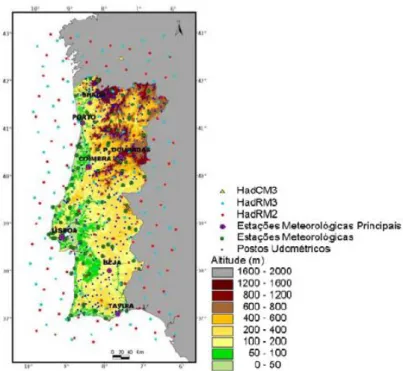 Figura 8 – Mapa topográfico de Portugal continental, com localização das estações meteorológicas e postos  udométricos do Instituto Português do Mar e da Atmosfera e dos pontos de grelha dos modelos utilizados 