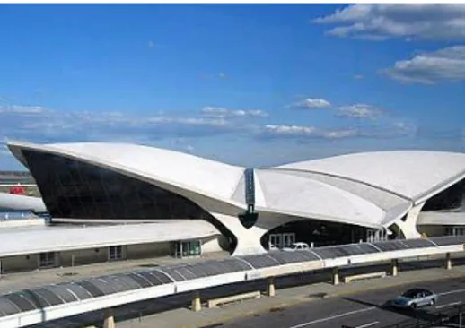 FIGURA 3.16 – Terminal aéreo TWA – Aeroporto JFK - Nova York 1956-62- Arquiteto Eero Saarinen  Fonte: AEROPORTO JFK, 2011