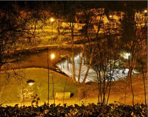 Figura 20: Fotografia de parte do parque de lazer do Freixieiro em pleno centro da Vila de Celorico de  Basto (Foto DiaboFotografia) 