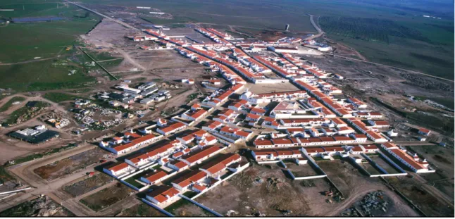 Figura 8 - Vista aérea da nova aldeia, antes da transferência da população (© Afonso Alves)