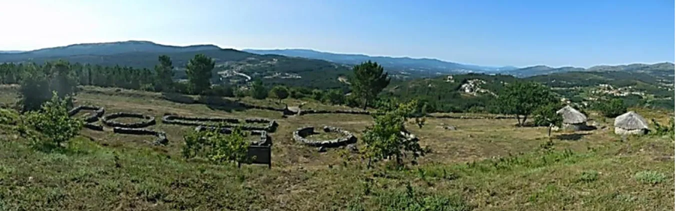 Fig. 2. Partially restored and rebuilt structures and comprehensive construction of two model  buildings in the hillfort of Cossourado, Paredesde Coura municipality 