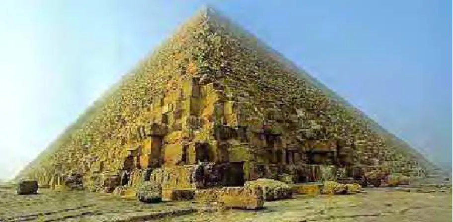 Figura 3 – A pirâmide de Khéops, em Gisé ‡