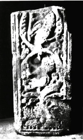 Fig. 2 - Baixo-relevo com touro e leão afrontados. Antigüidade  Tardia, Mértola. Museu Nacional de Arqueologia