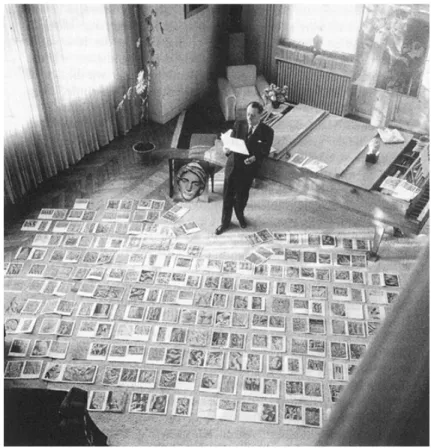 Figura 4 – Malraux a escolher as imagens para o seu Museu Imaginário, fotografia de Maurice Jarnoux, 1947
