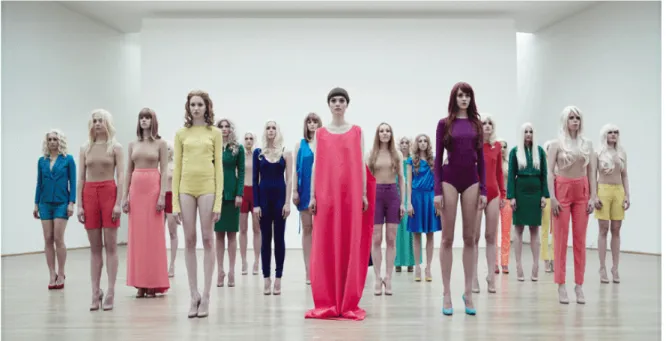 Figura 15 - Vanessa Beecroft, Colour  Gaurde, 2011.