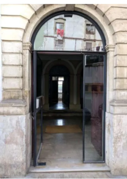 Figura 1 - Porta de entrada da sede do  Grupo Almedina. 