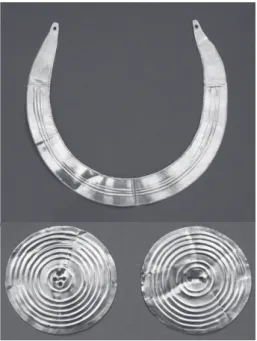 Fig. 12 – Lúnula de Cabeceiras de Basto e Botões de  Cabeceiras de Basto. MNA. DGPC/ADF